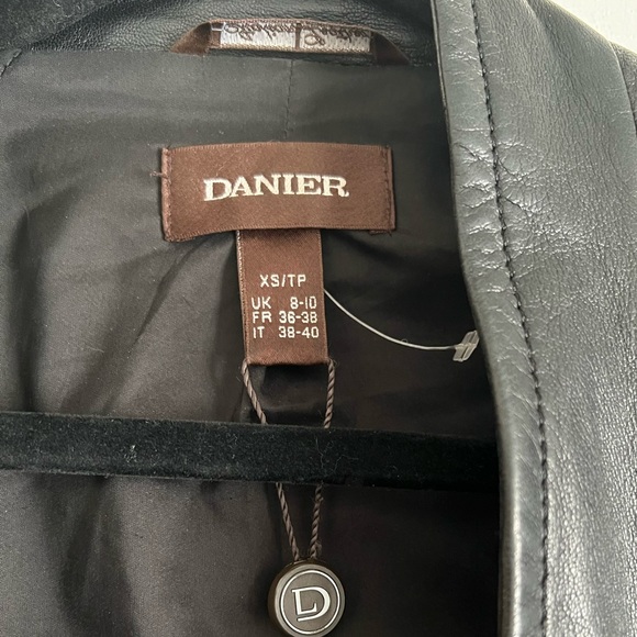 Danier leather jacket size xs - Picture 3 of 3